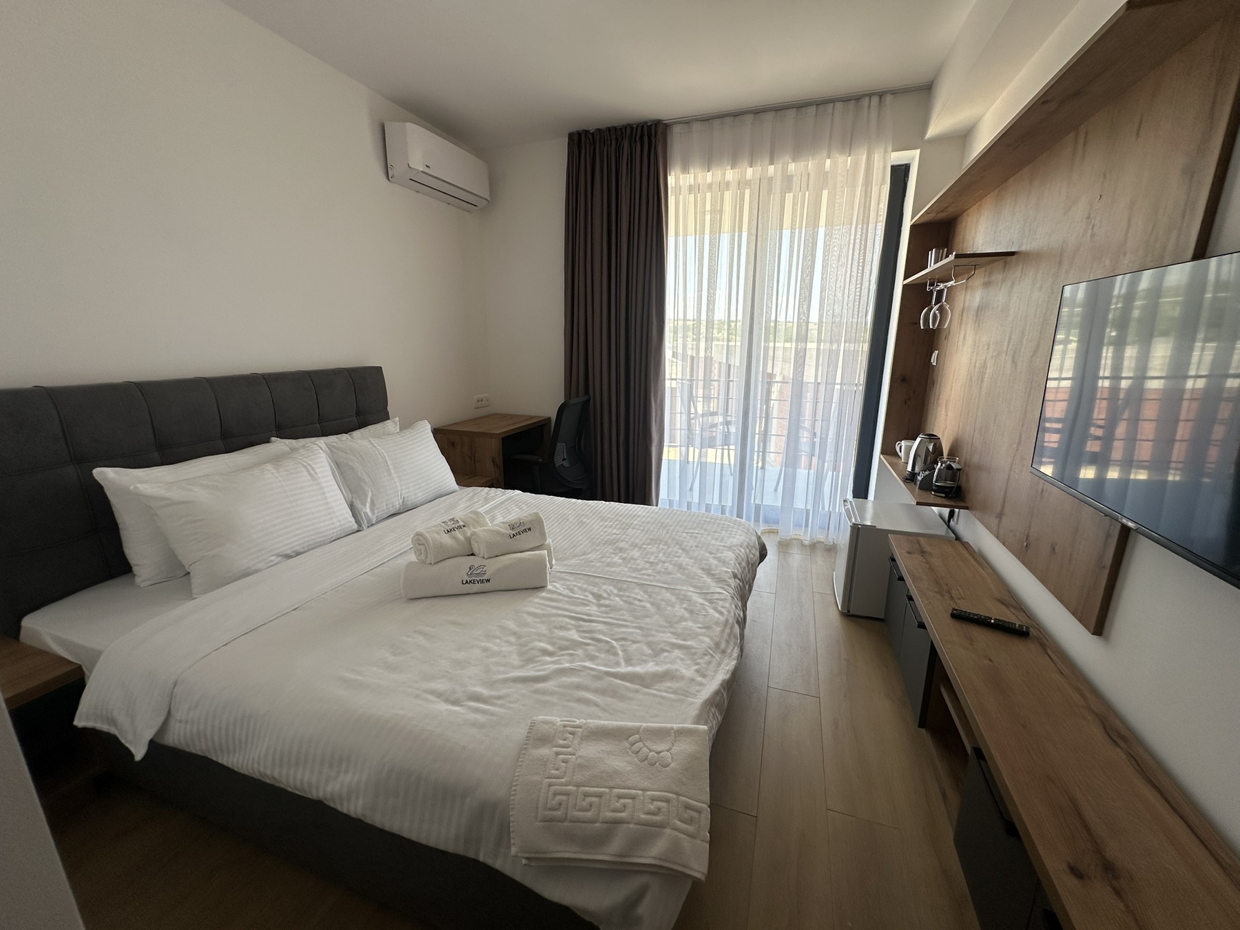 Double Room: 301 upper level
